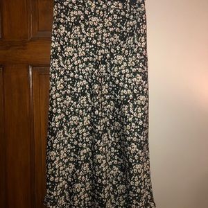 Floral Midi Skirt w/ side zipper